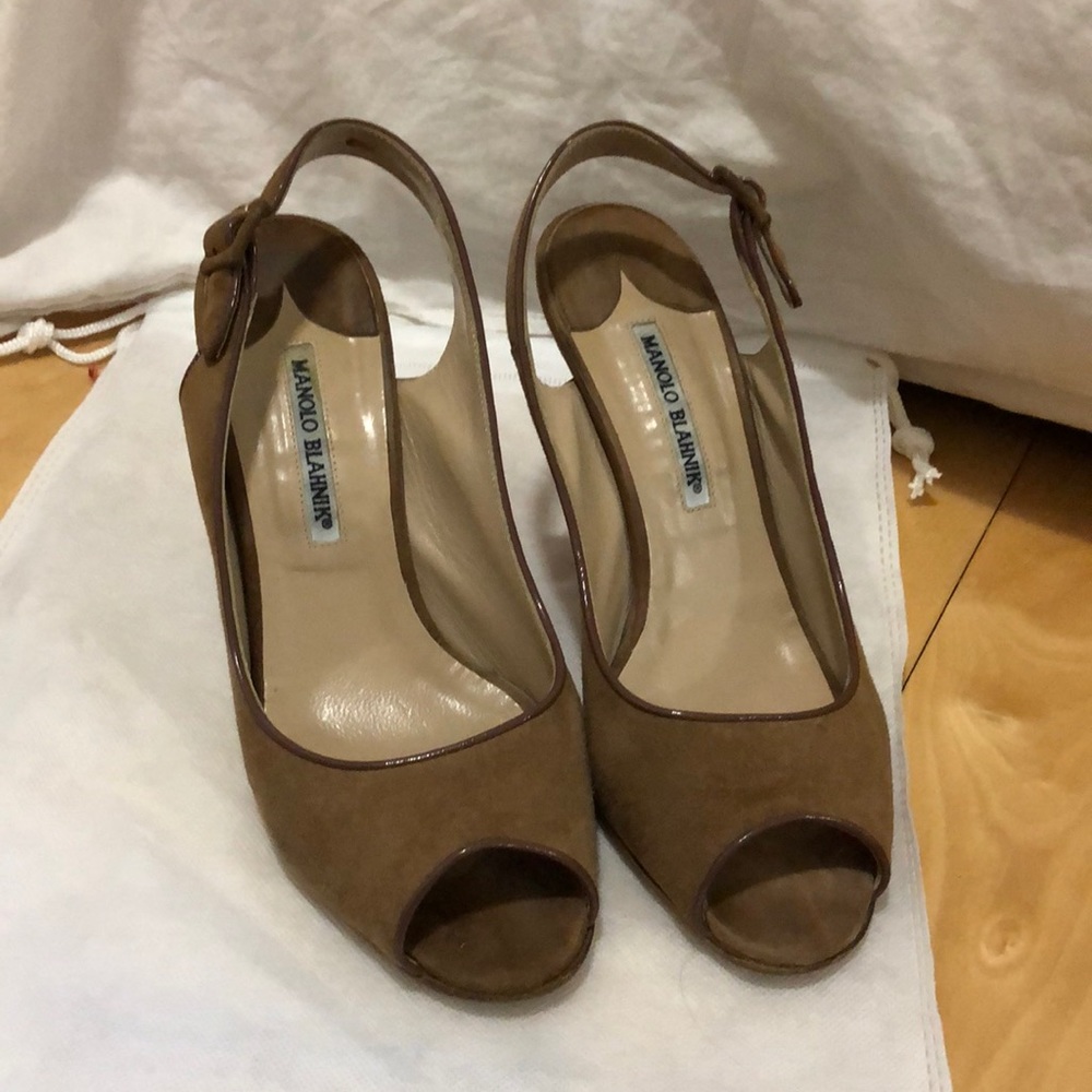 Manolo Tan Suede Slingback Pumps 38.5